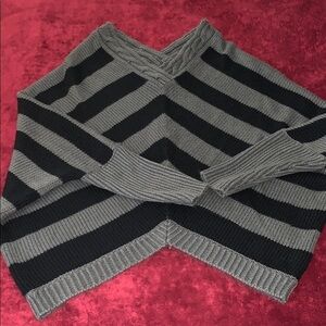 🛍 Double Zero Sweater